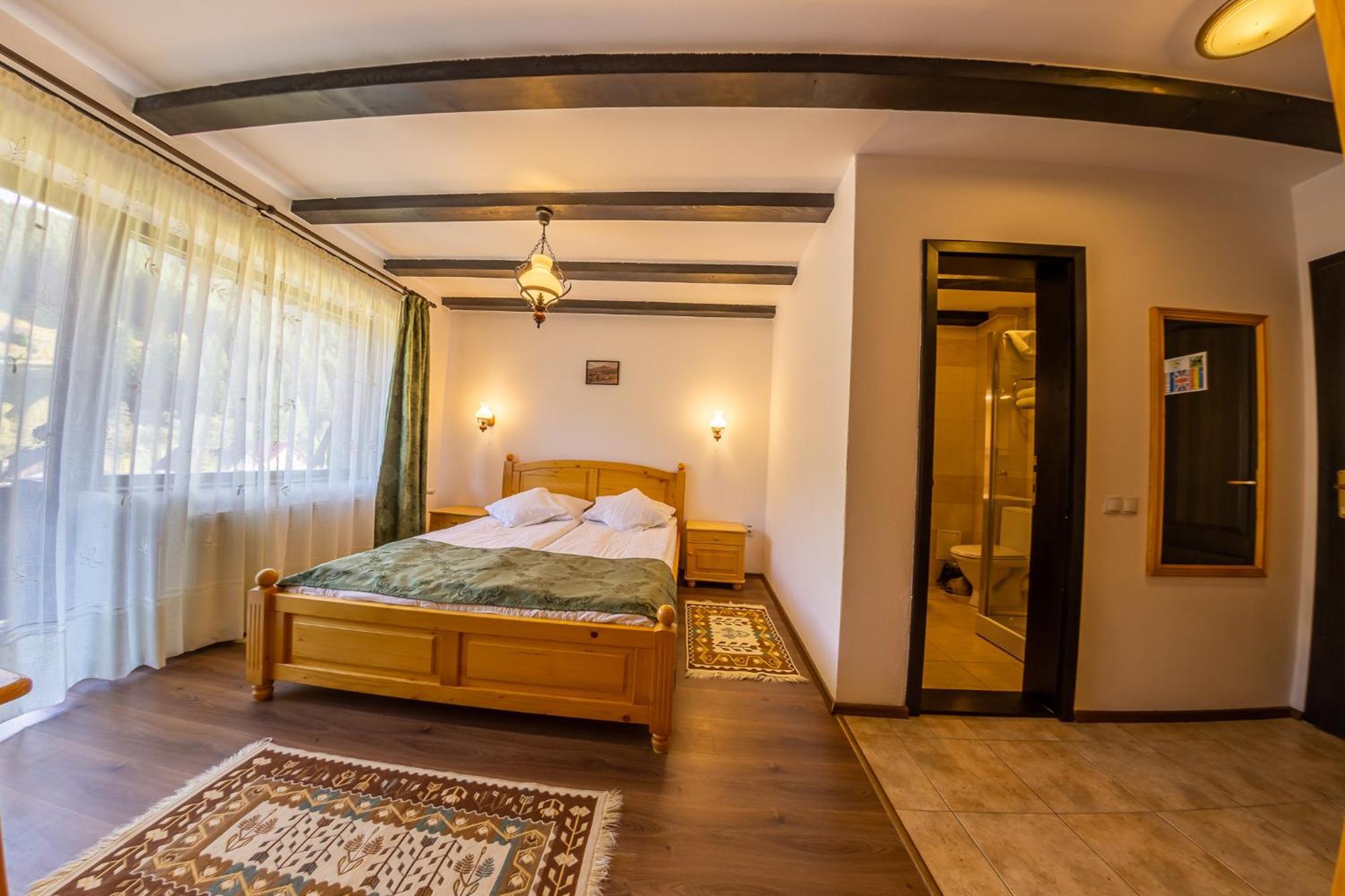 Poiana Soarelui Bed & Breakfast Moeciu De Sus Bagian luar foto