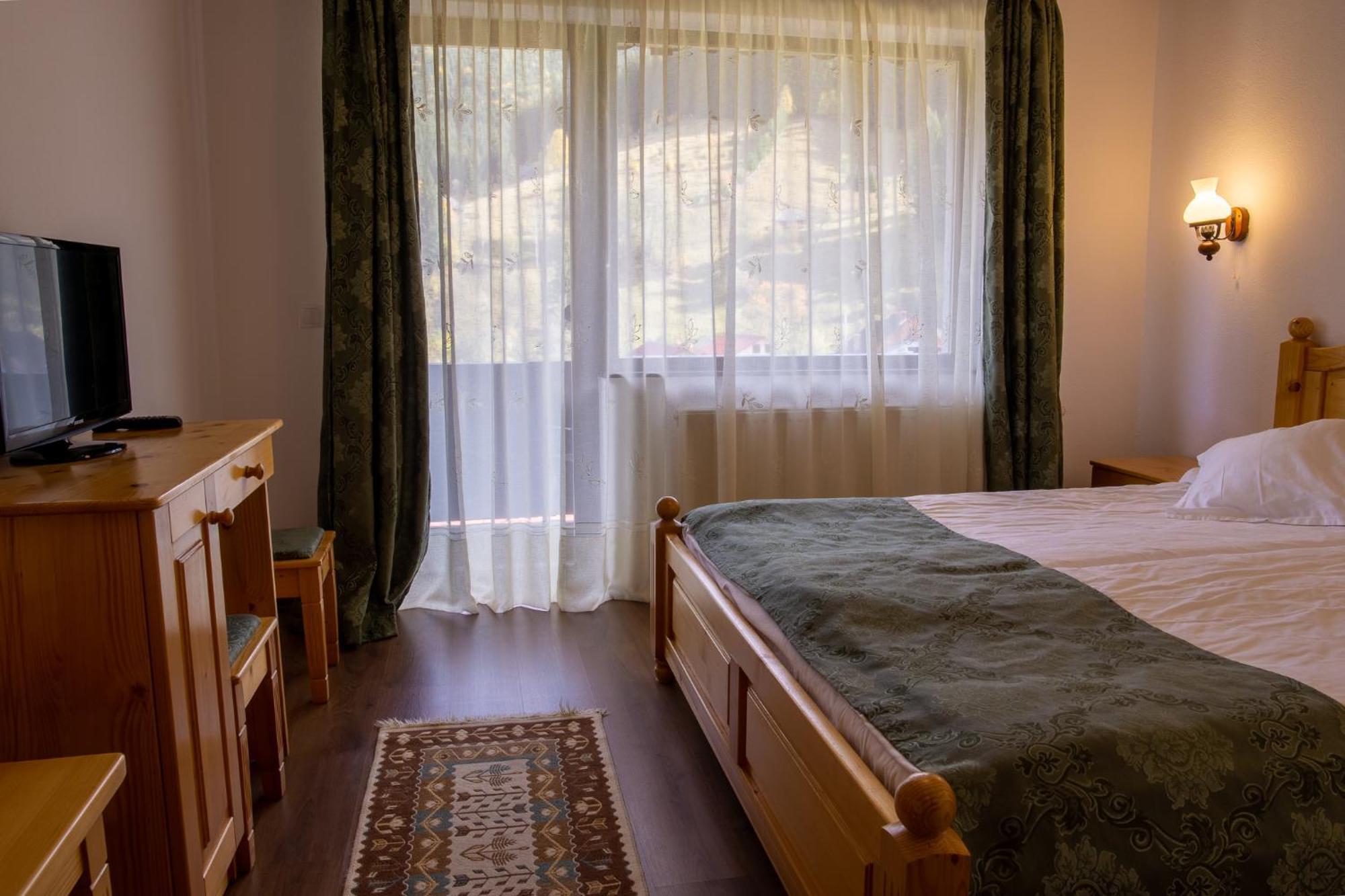 Poiana Soarelui Bed & Breakfast Moeciu De Sus Bagian luar foto