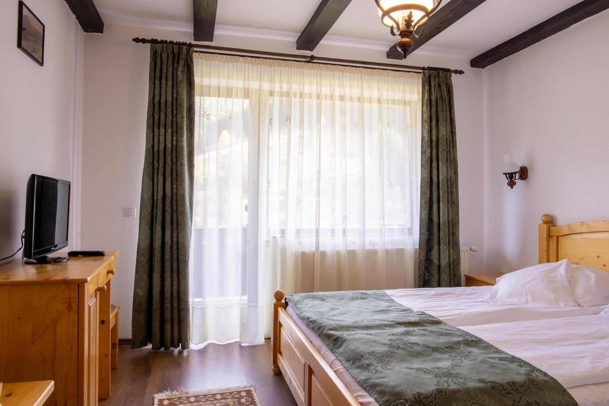 Poiana Soarelui Bed & Breakfast Moeciu De Sus Bagian luar foto