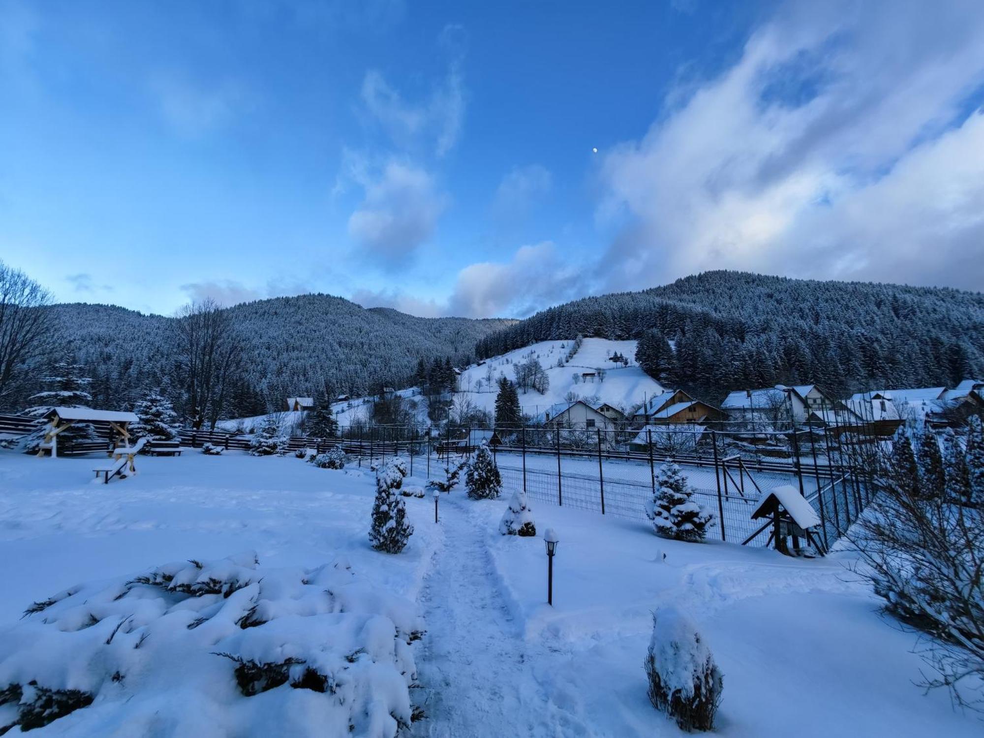 Poiana Soarelui Bed & Breakfast Moeciu De Sus Bagian luar foto